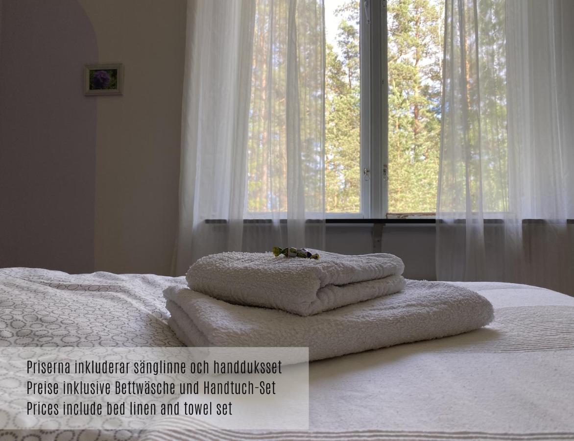 Villa Karlloesa - Bed And Breakfast Malilla ภายนอก รูปภาพ