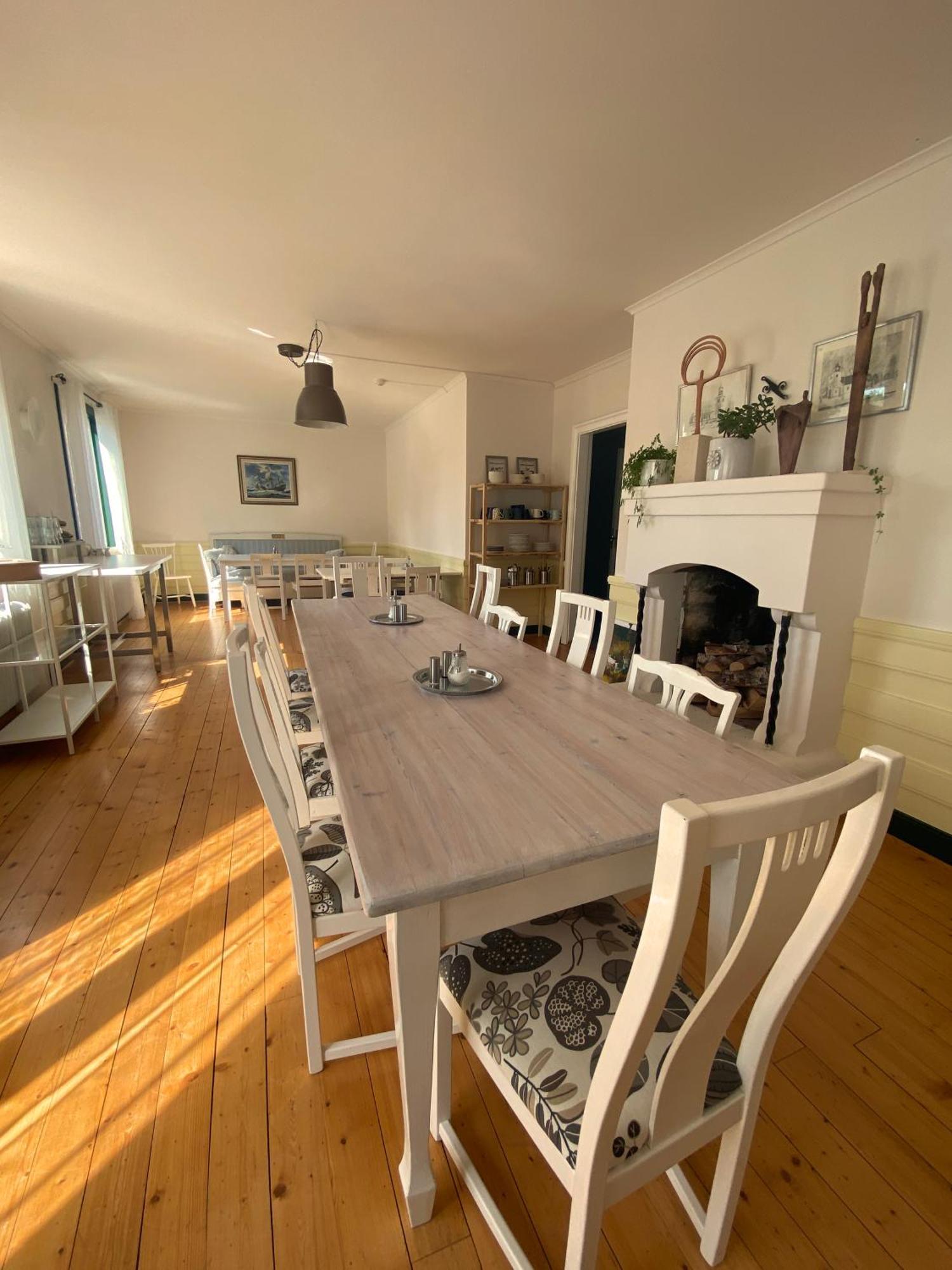 Villa Karlloesa - Bed And Breakfast Malilla ภายนอก รูปภาพ