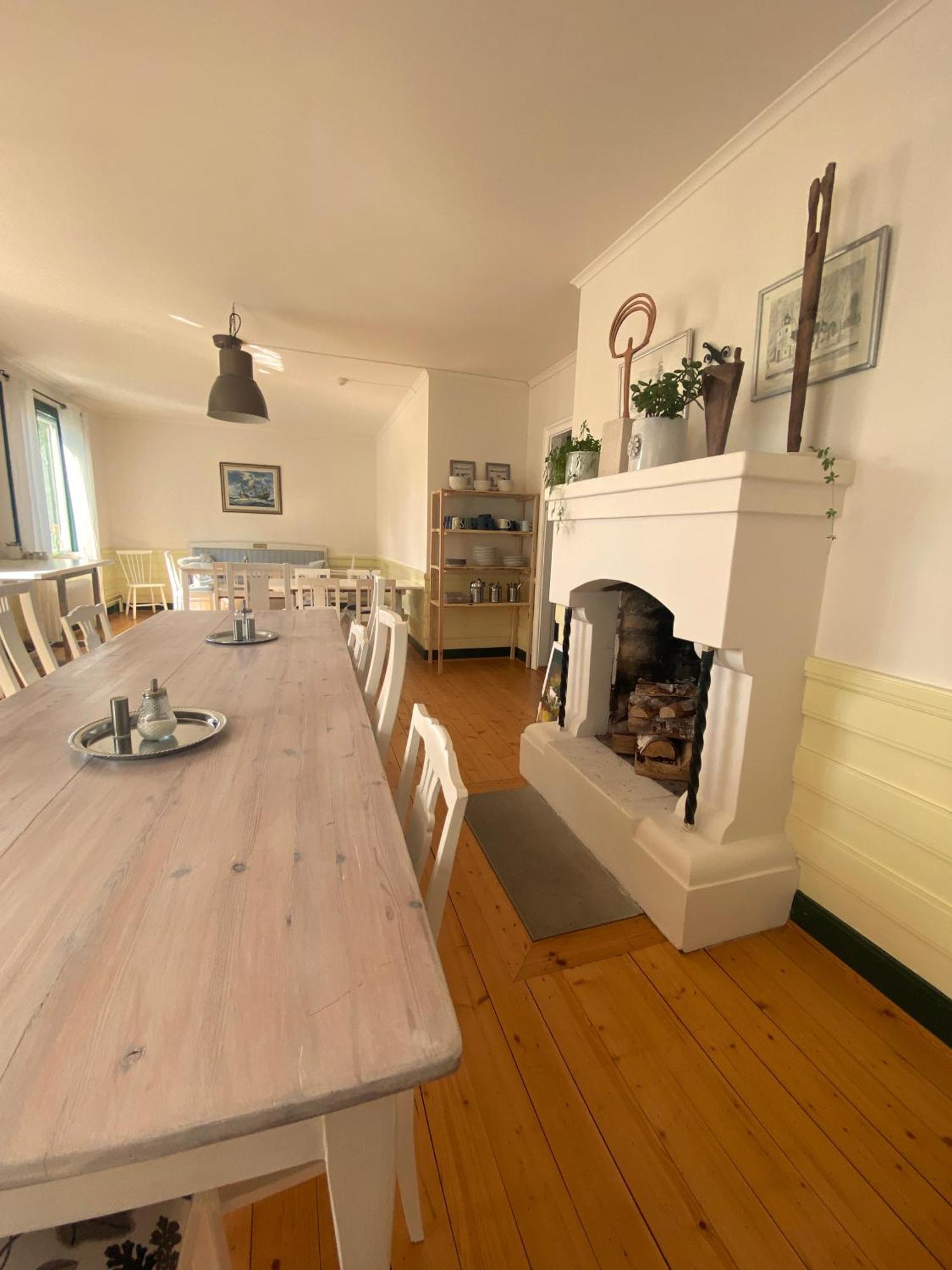 Villa Karlloesa - Bed And Breakfast Malilla ภายนอก รูปภาพ