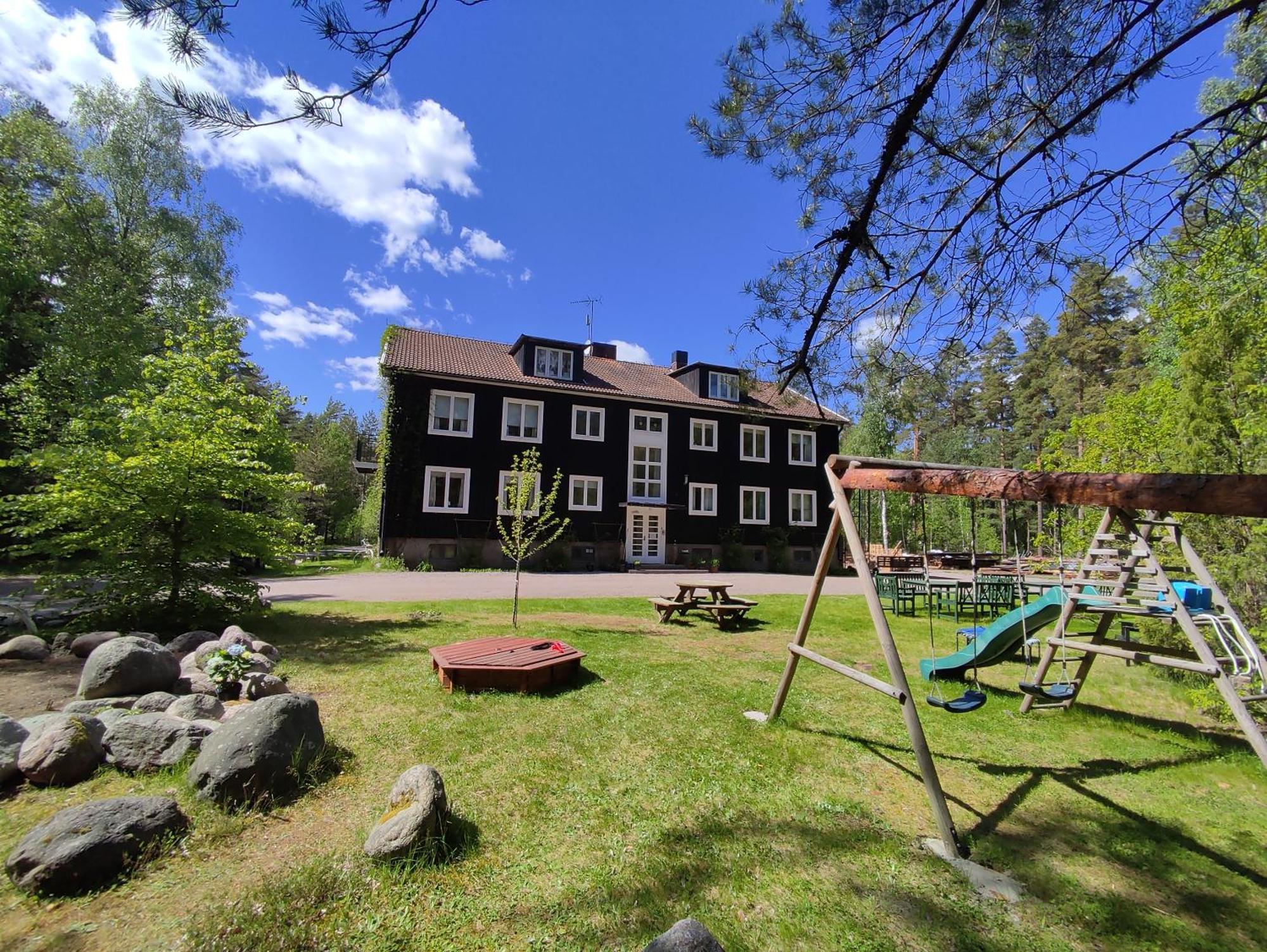 Villa Karlloesa - Bed And Breakfast Malilla ภายนอก รูปภาพ